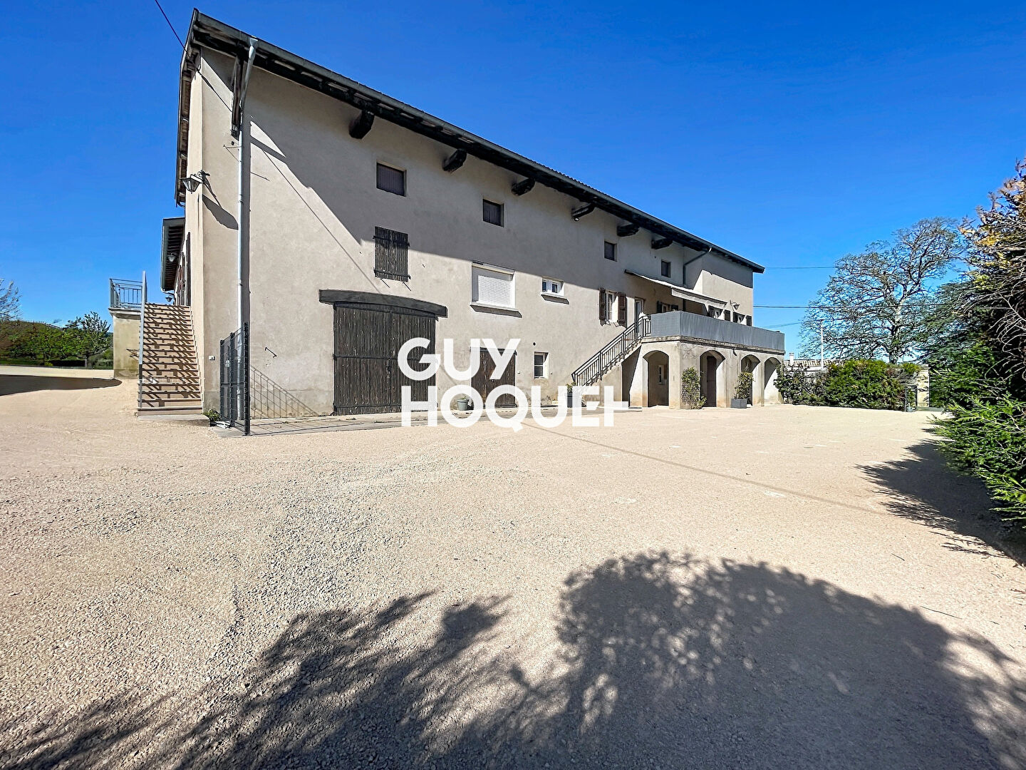 Charmante Maison Rénovée, 3 Chambres, Dépendances - 69840 JULIÉNAS
