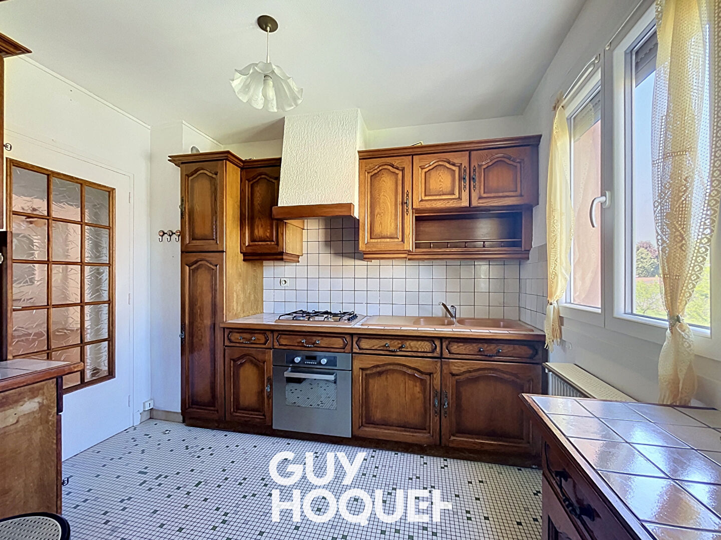 Bel appartement spacieux, 2/3 Chambres, Garage, Cave - 71000 MACON