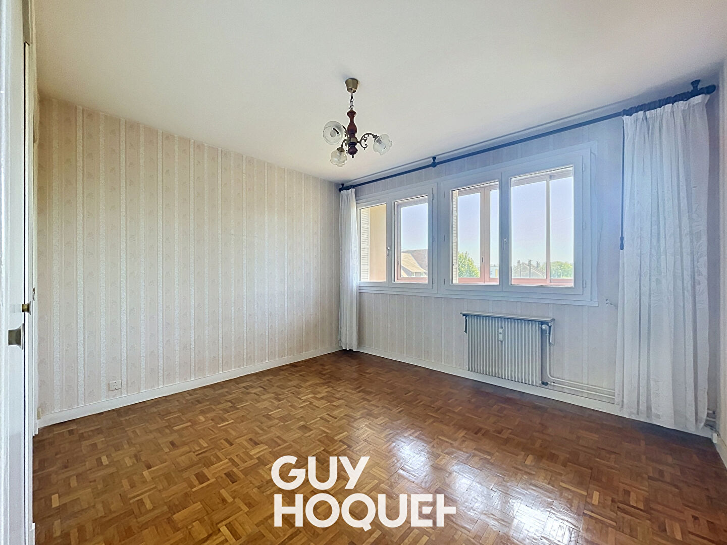 Bel appartement spacieux, 2/3 Chambres, Garage, Cave - 71000 MACON