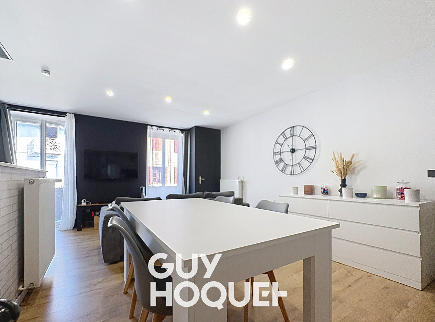 Appartement Duplex avec Balcon 1CHBRE + Mezzanine - 01750 SAINT LAURENT SUR SAONE