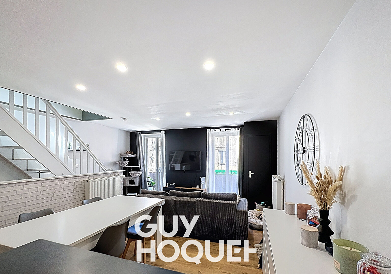 Appartement Duplex avec Balcon 1CHBRE + Mezzanine - 01750 SAINT LAURENT SUR SAONE