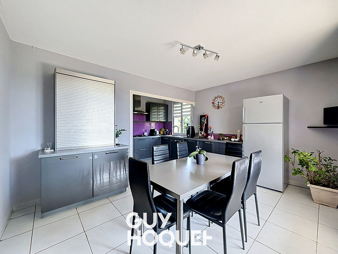 Charmante Maison spacieuse, 5 chambres, grand terrain - 01380 ST CYR SUR MENTHON