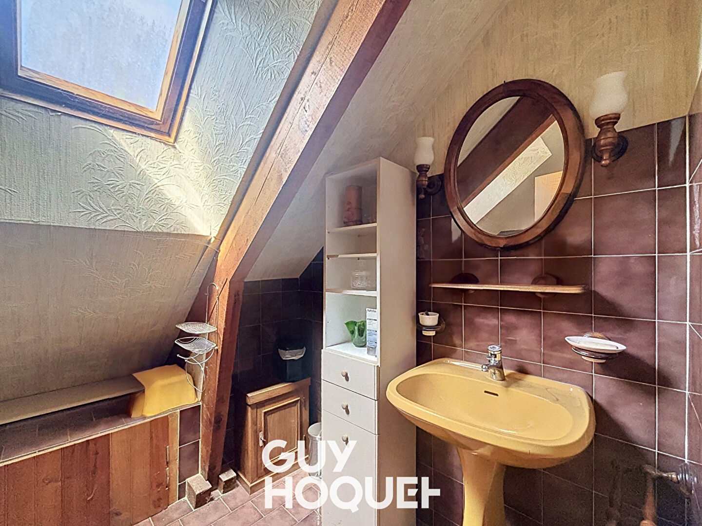 Charmante Maison spacieuse, 5 chambres, grand terrain - 01380 ST CYR SUR MENTHON