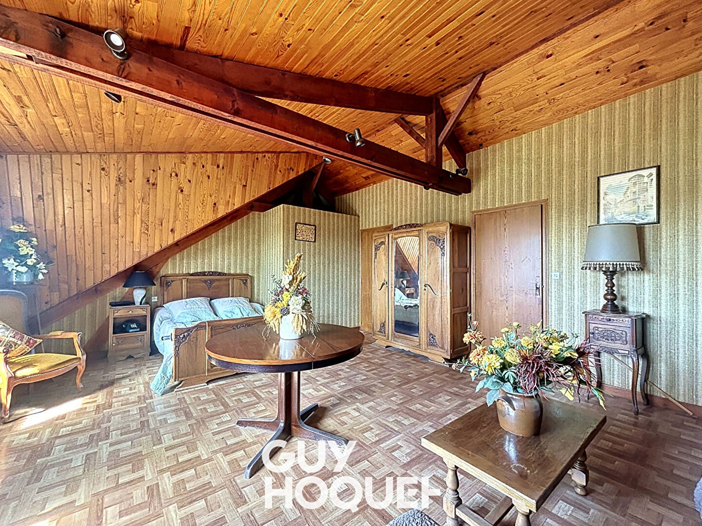 Charmante Maison spacieuse, 5 chambres, grand terrain - 01380 ST CYR SUR MENTHON