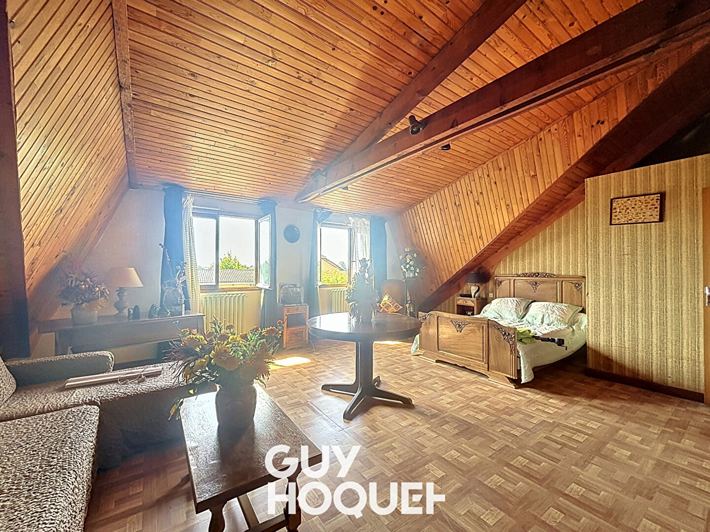 Charmante Maison spacieuse, 5 chambres, grand terrain - 01380 ST CYR SUR MENTHON