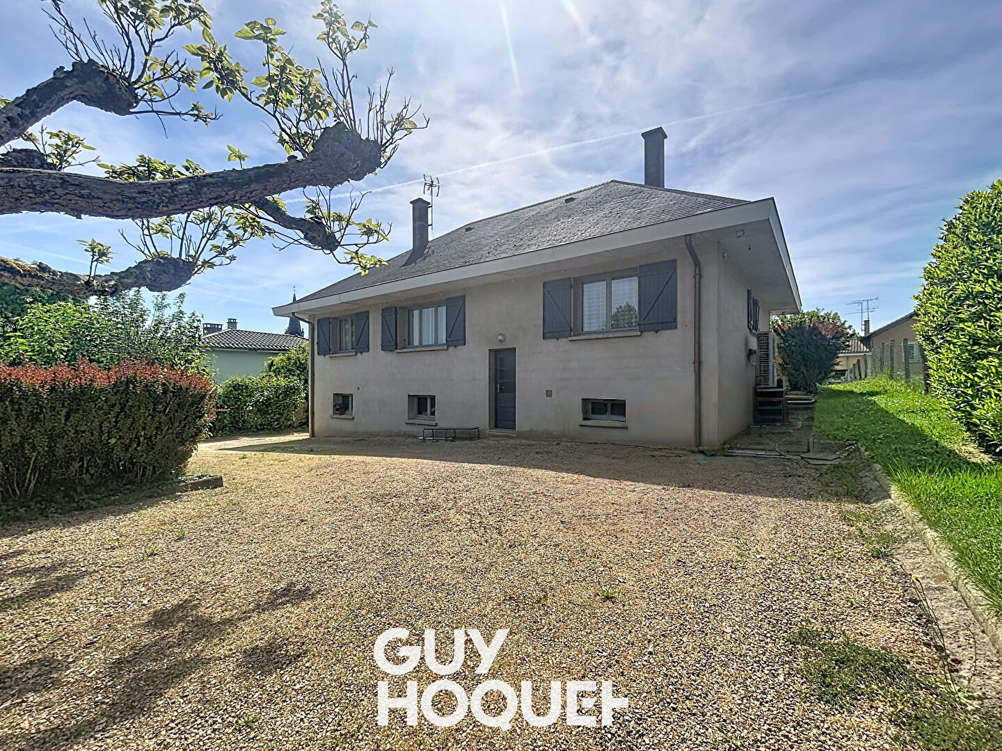 Charmante Maison spacieuse, 5 chambres, grand terrain - 01380 ST CYR SUR MENTHON