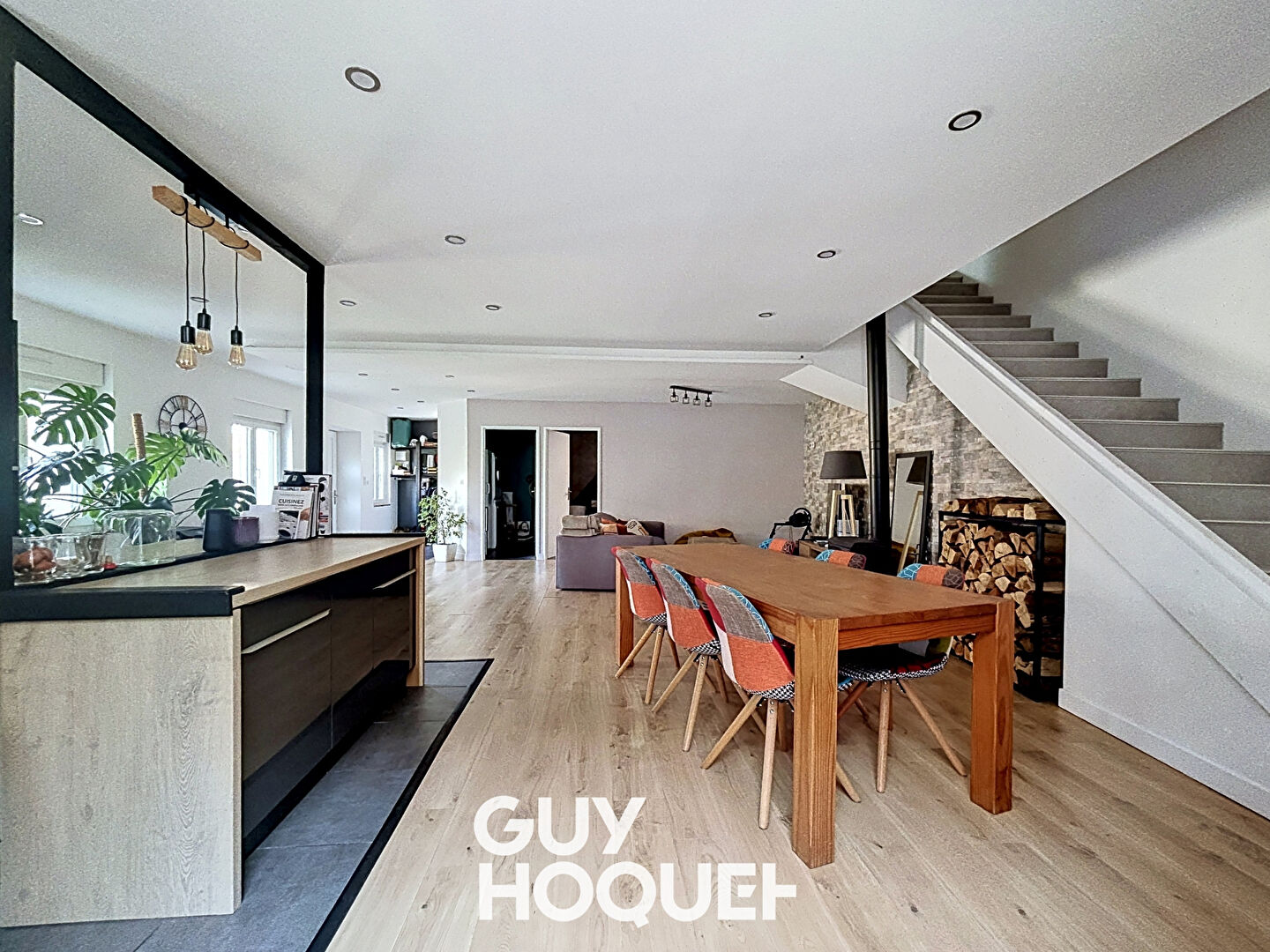 Maison en pierre rénovée 4 Chambres + Bureau - 71000 Mâcon Flacé