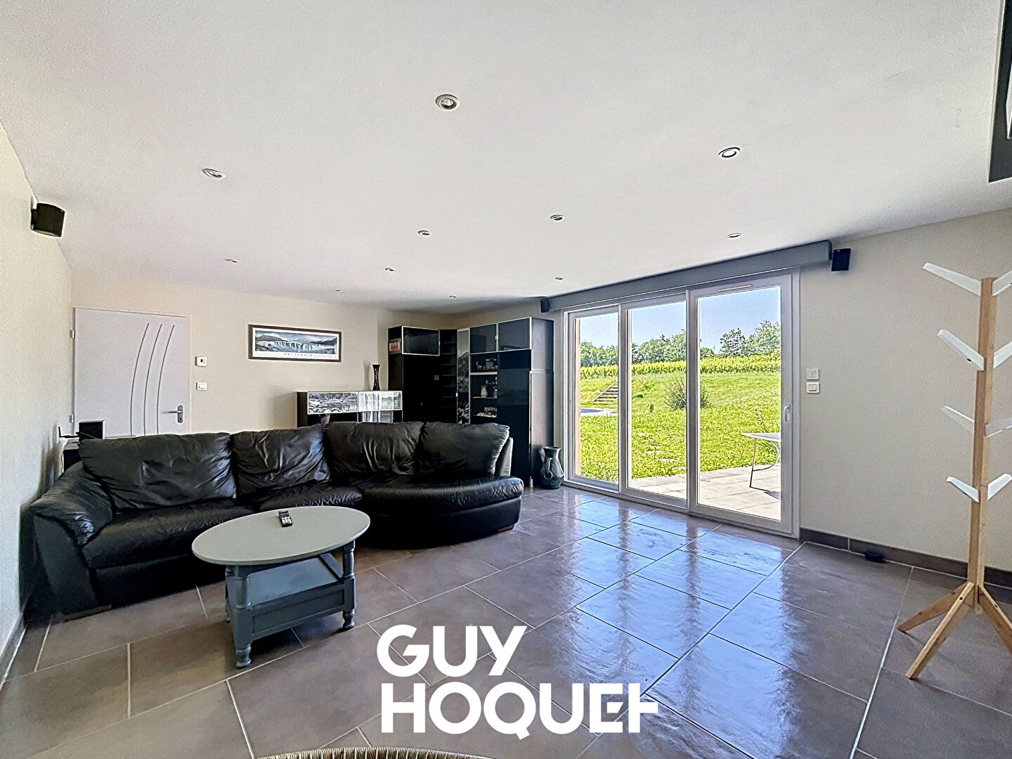 Magnifique maison d'architecte de 205m2, 5 Chambres, Pisicne - 71960 CHEVAGNY LES CHEVRIERES