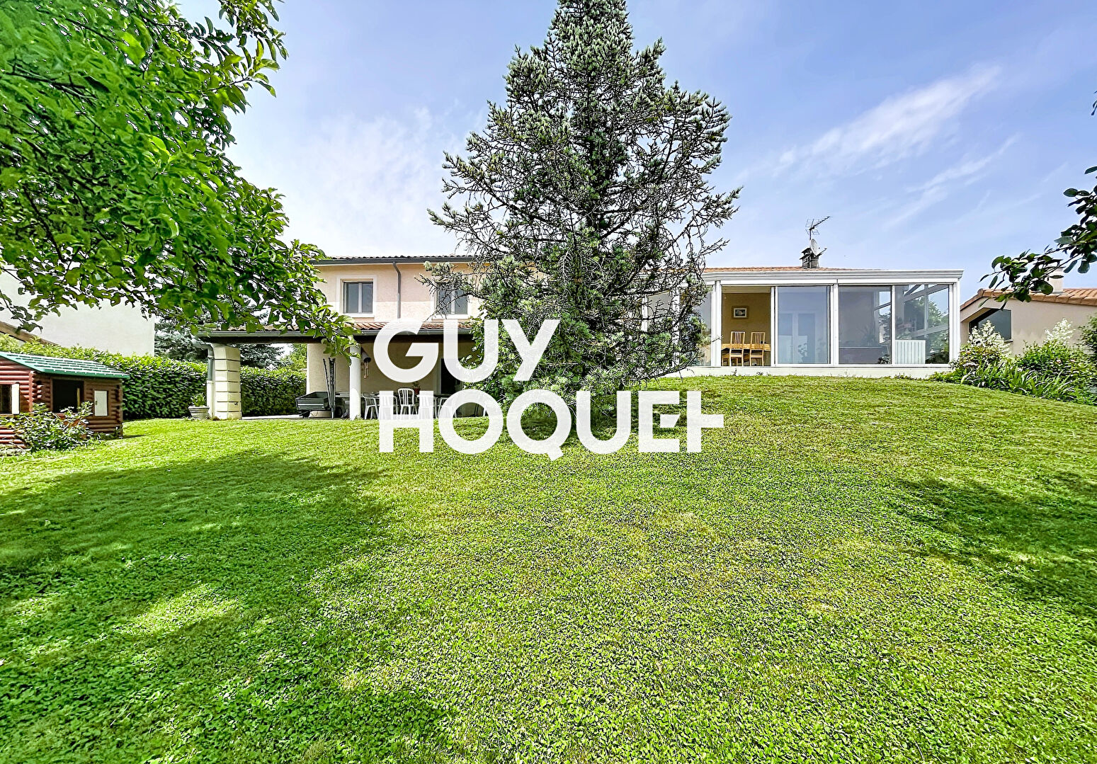 Maison sur demi niveaux 4 Chs + Garage double et terrain de 756 m² environ - 71000 SANCE