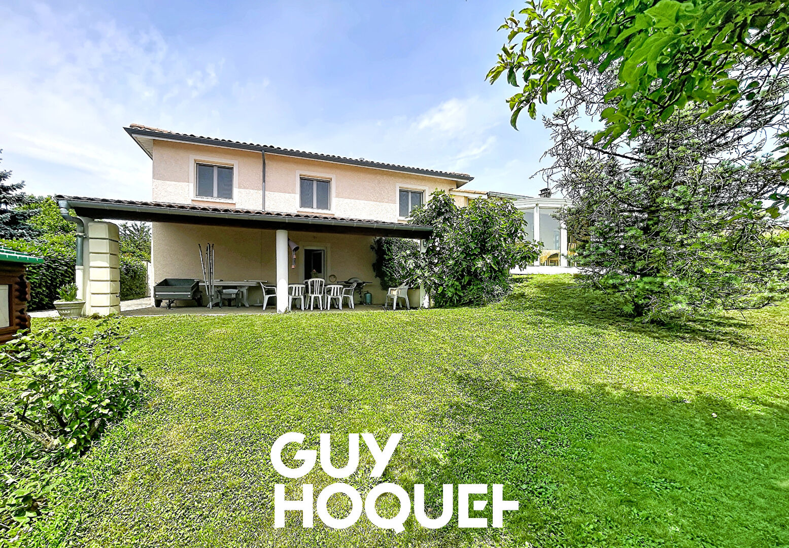 Maison sur demi niveaux 4 Chs + Garage double et terrain de 756 m² environ - 71000 SANCE