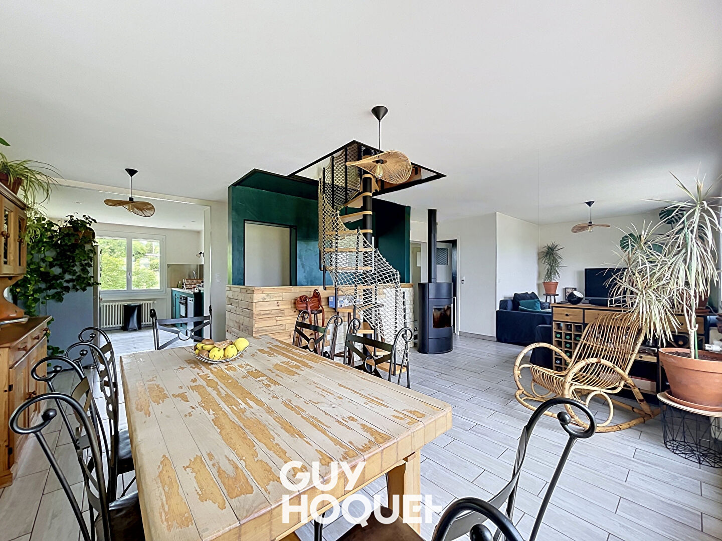 Maison spacieuse de 6 pièces, 163 m², terrain 1520 m² - 71960 PRISSÉ