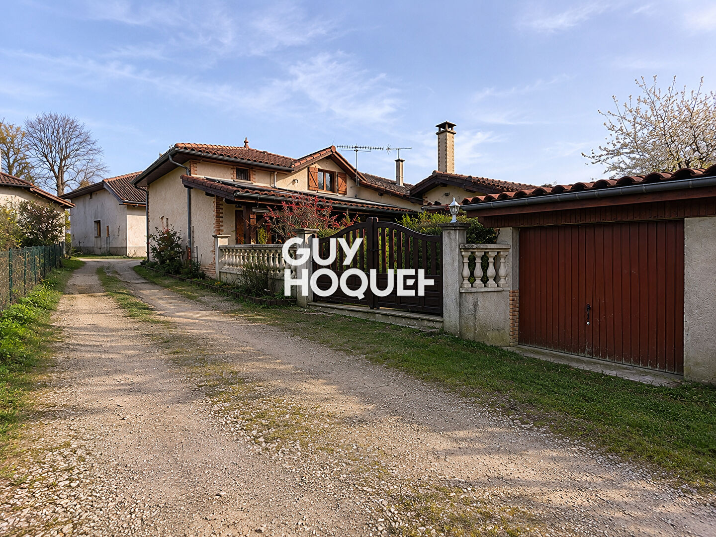 Charmante Maison sur 2 niveaux, 3 Chambres, GGE - 01290 BIZIAT