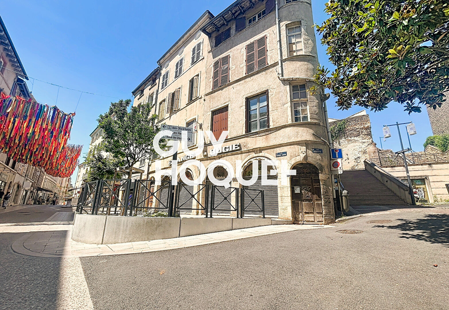 Local Commercial + Réserve ou Studio à rénover + Cave Voutée- 71000 MACON