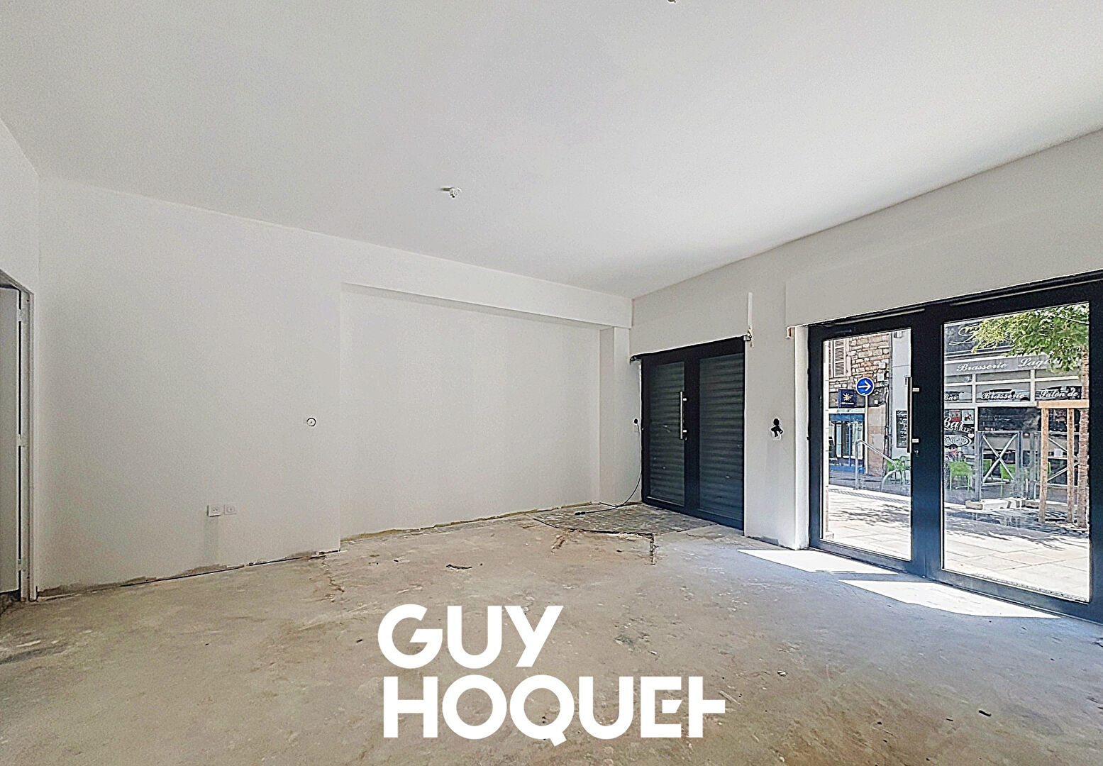 Local Commercial + Réserve ou Studio à rénover + Cave Voutée- 71000 MACON