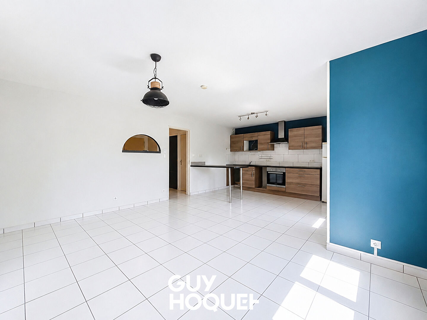 Appartement 2 Chs + Balcon, Garage, Stationnement et Cave - 71000 SANCÉ