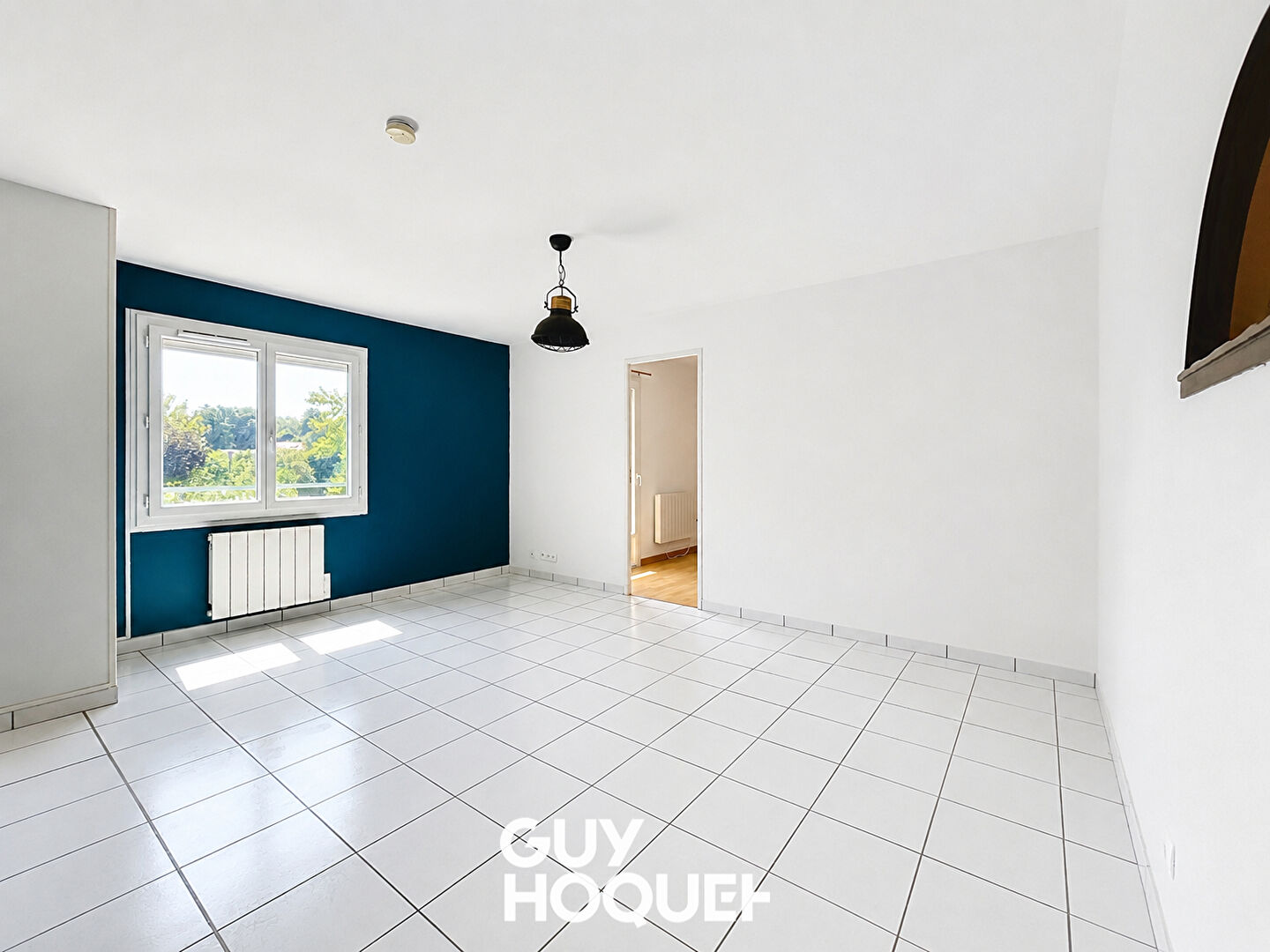 Appartement 2 Chs + Balcon, Garage, Stationnement et Cave - 71000 SANCÉ