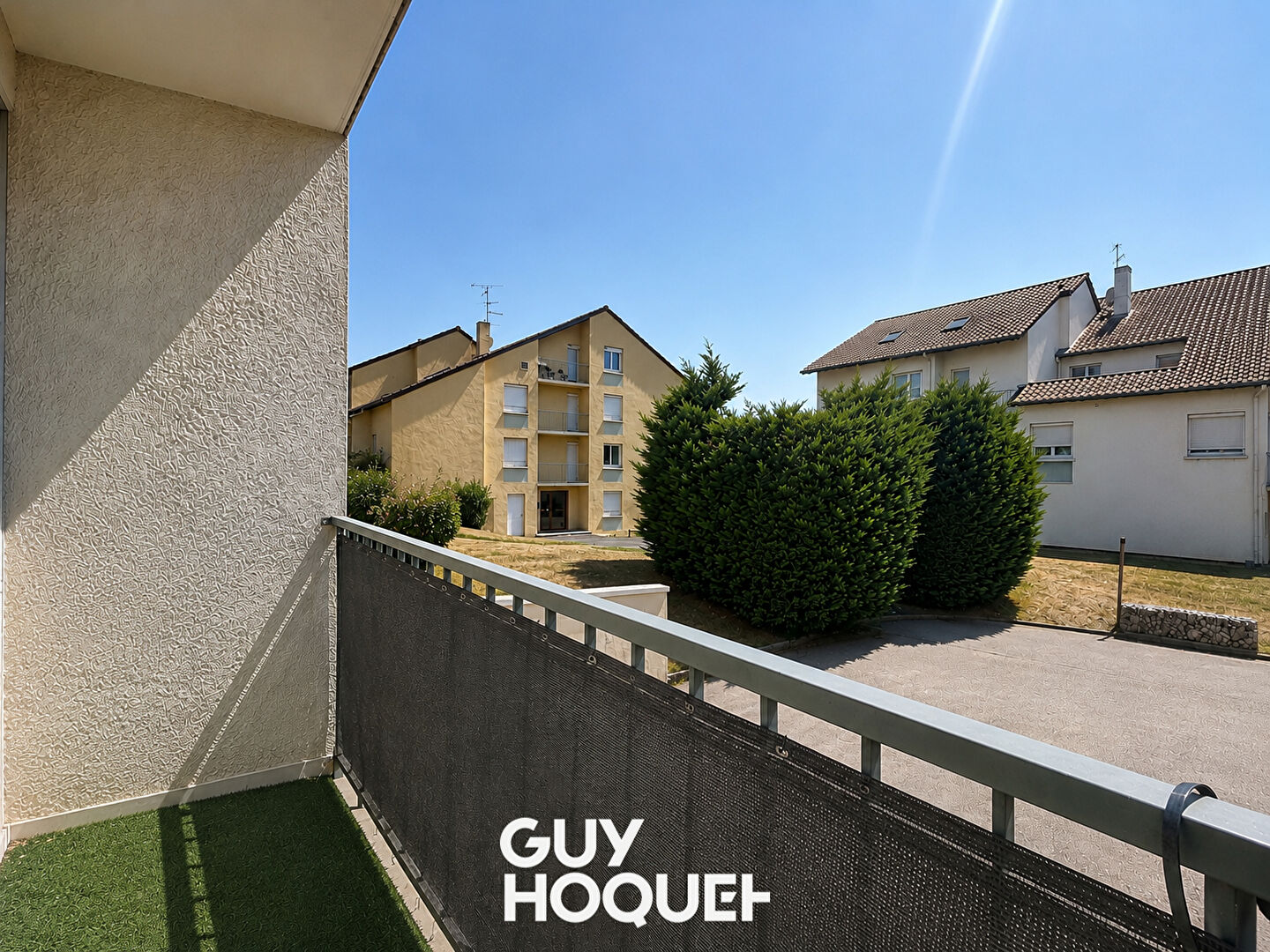 Appartement 2 Chs + Balcon, Garage, Stationnement et Cave - 71000 SANCÉ