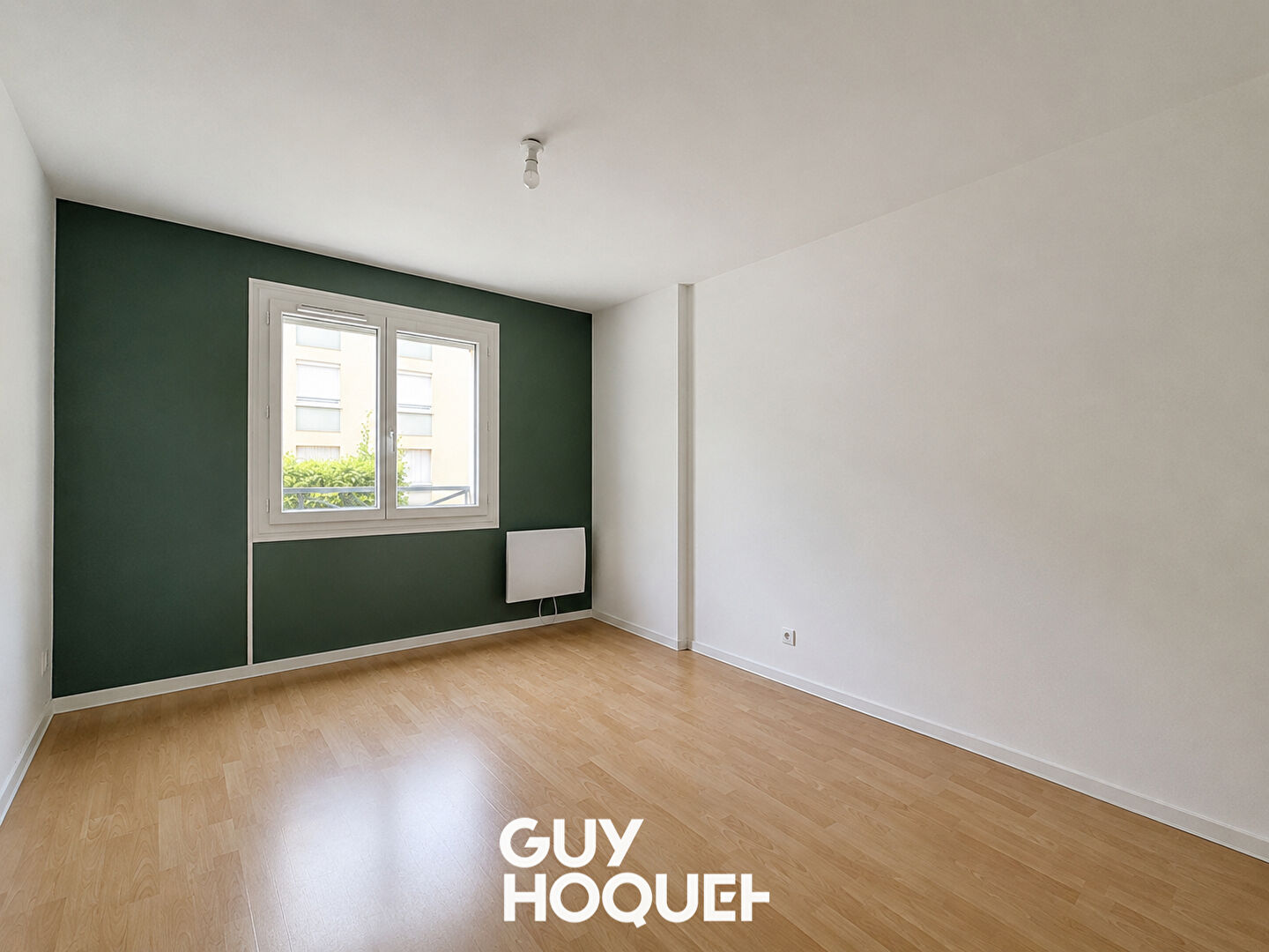 Appartement 2 Chs + Balcon, Garage, Stationnement et Cave - 71000 SANCÉ