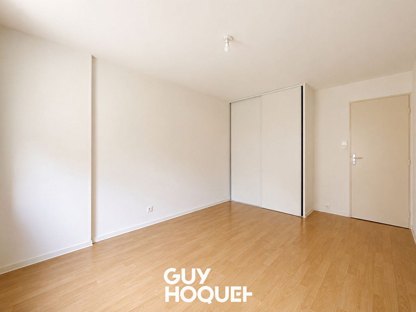 Appartement 2 Chs + Balcon, Garage, Stationnement et Cave - 71000 SANCÉ
