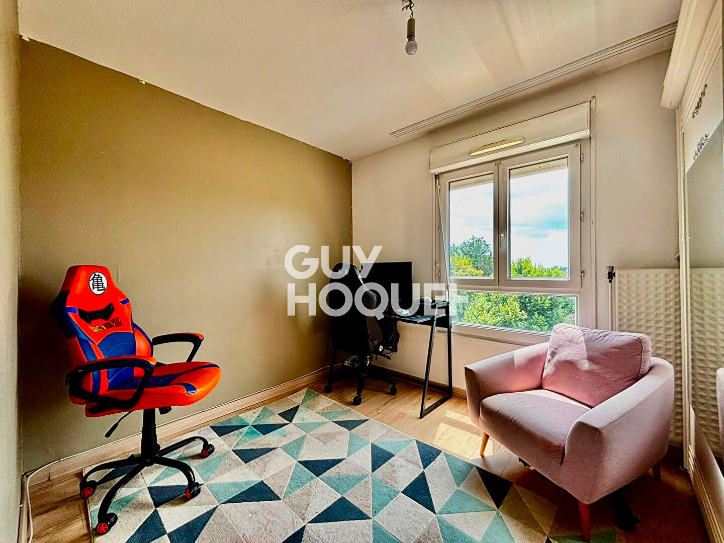 Magnifique Appartement, 3 Chambres, Stationnement privatif - 71000 MACON