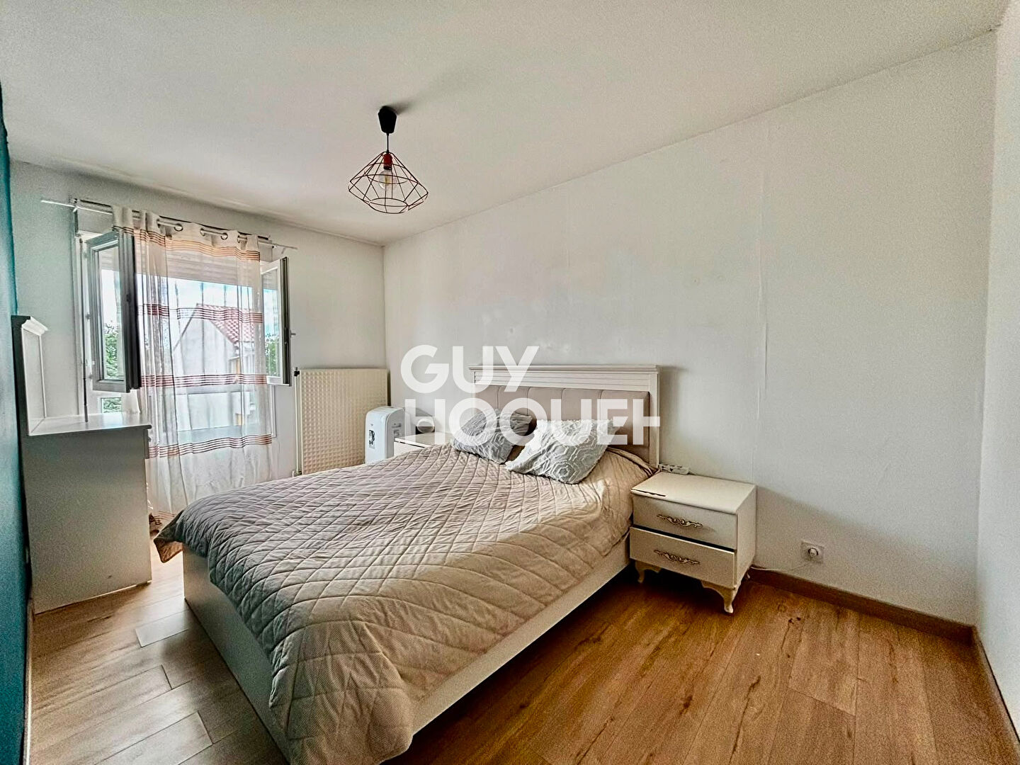 Magnifique Appartement, 3 Chambres, Stationnement privatif - 71000 MACON