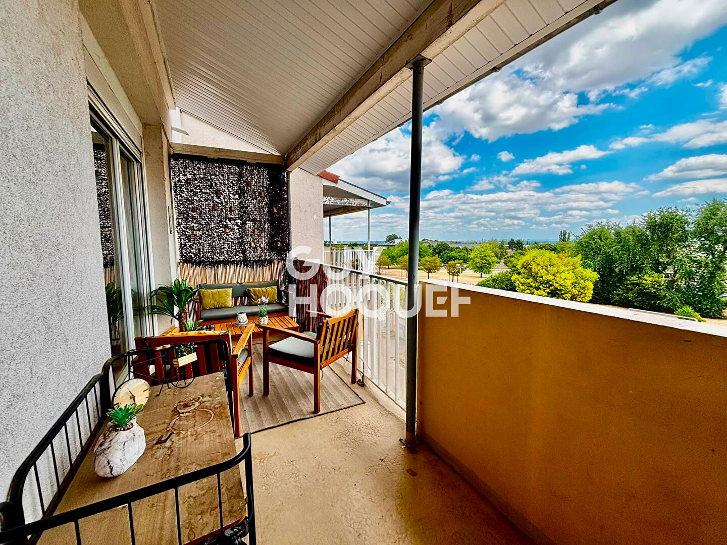 Magnifique Appartement, 3 Chambres, Stationnement privatif - 71000 MACON