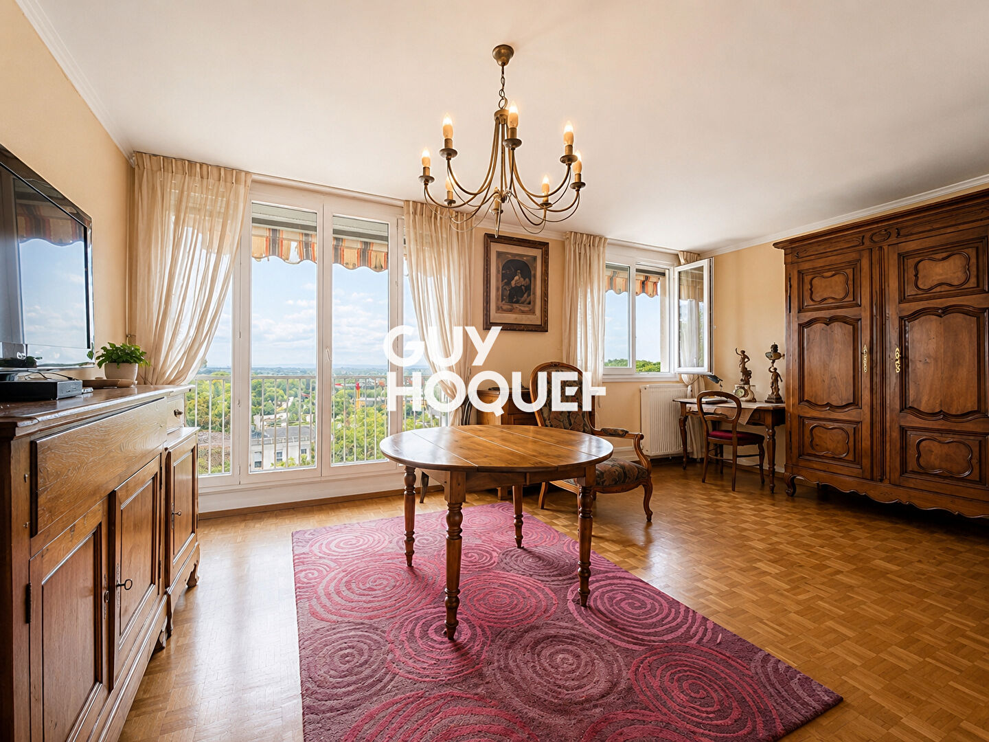 Appartement 3 Chs + 4 Balcons et Cave - 710000 MACON
