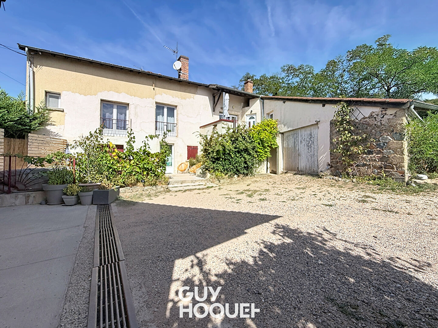 Maison Ancienne Rénovée 4 Chs + T2 indépendant et terrain de 620 m² - 69840 JULIENAS