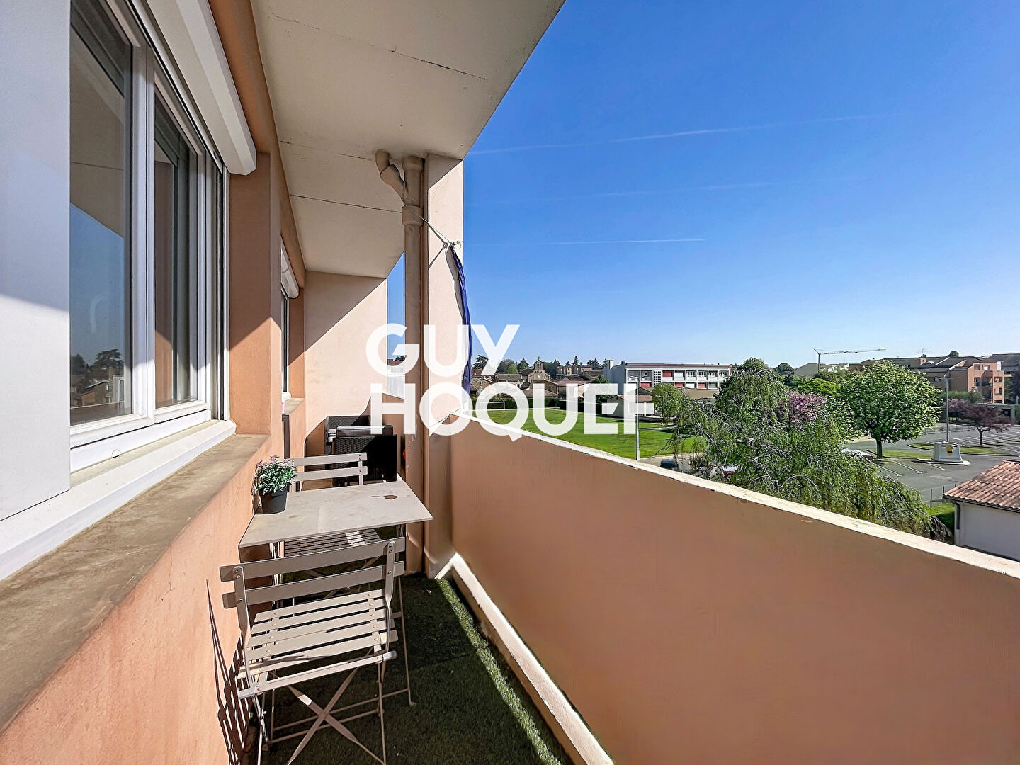 Charmant Appartement 3 Chambres, Cave et stationnement - 71850 CHARNAY LES MACON