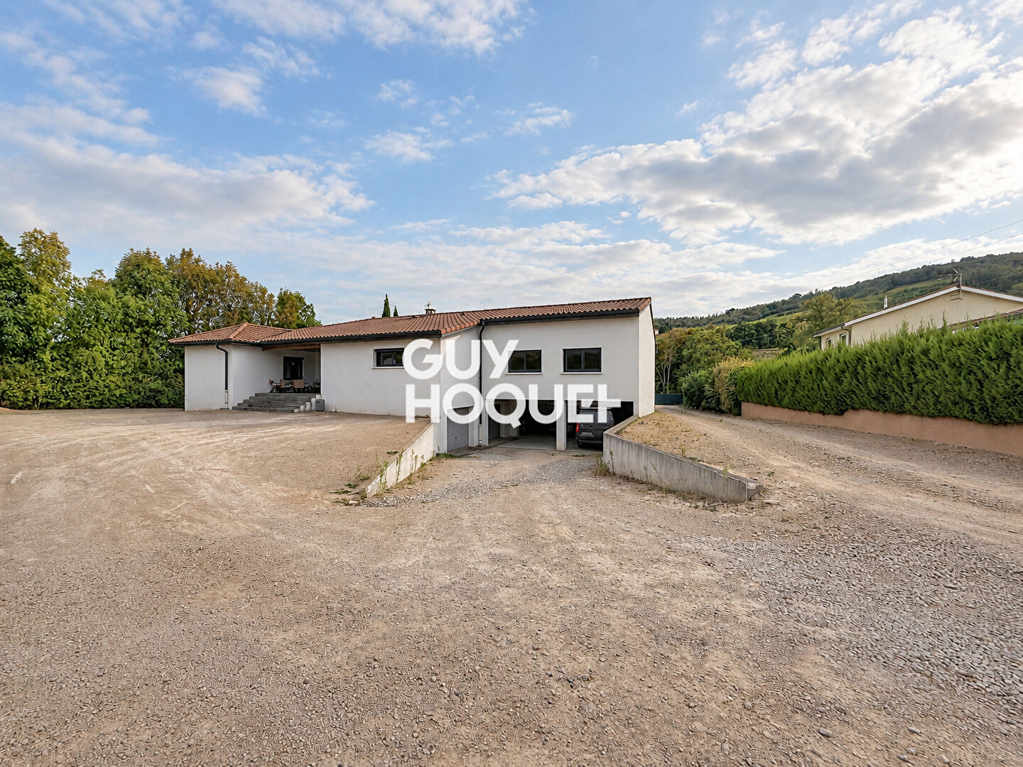 Charmante Maison rénovée de 154m2, 3 Chambres et fort potentiel - 69840 JULIENAS