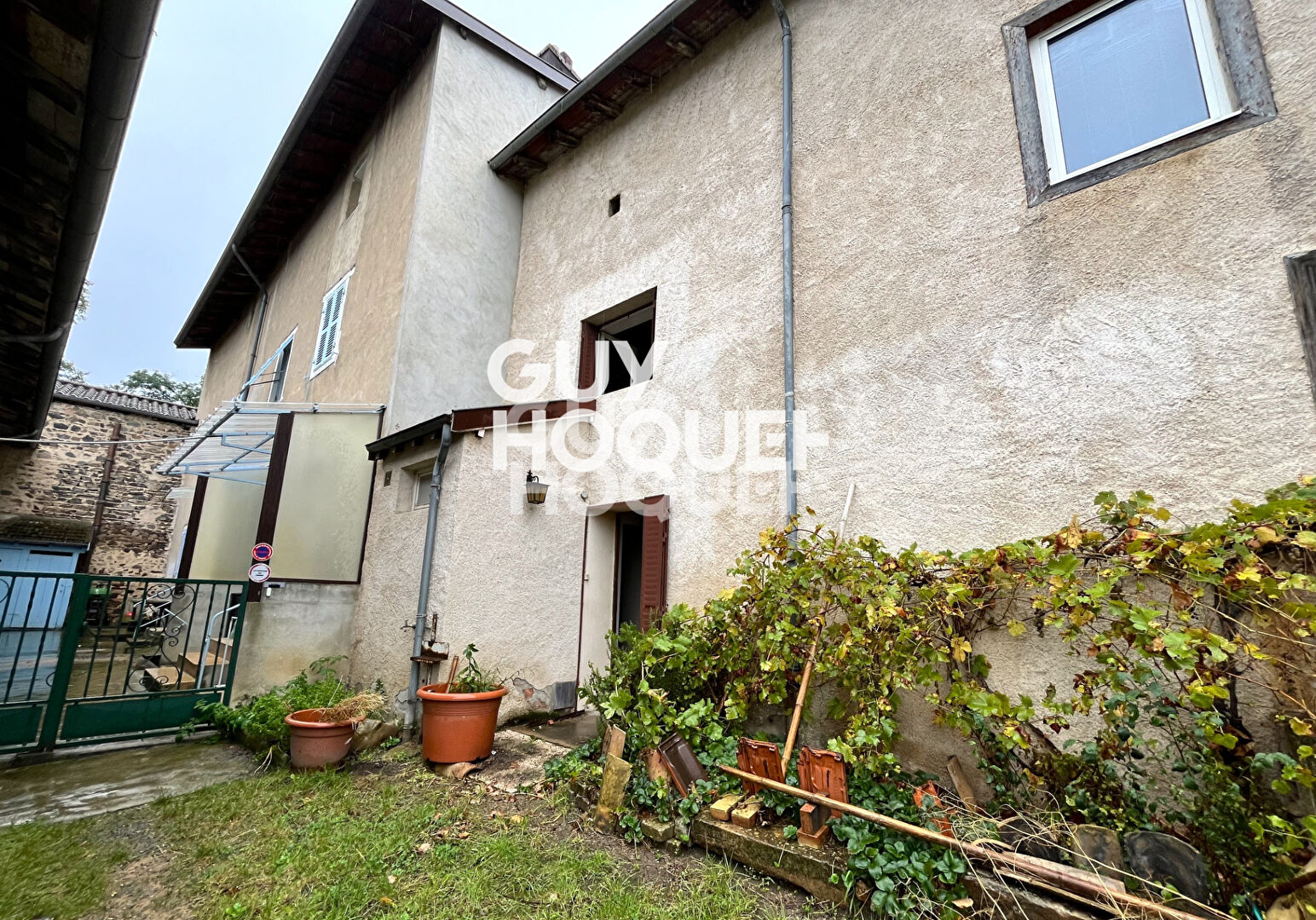 Maison de Ville à Rénover + Extérieur - 69840 EMERINGES