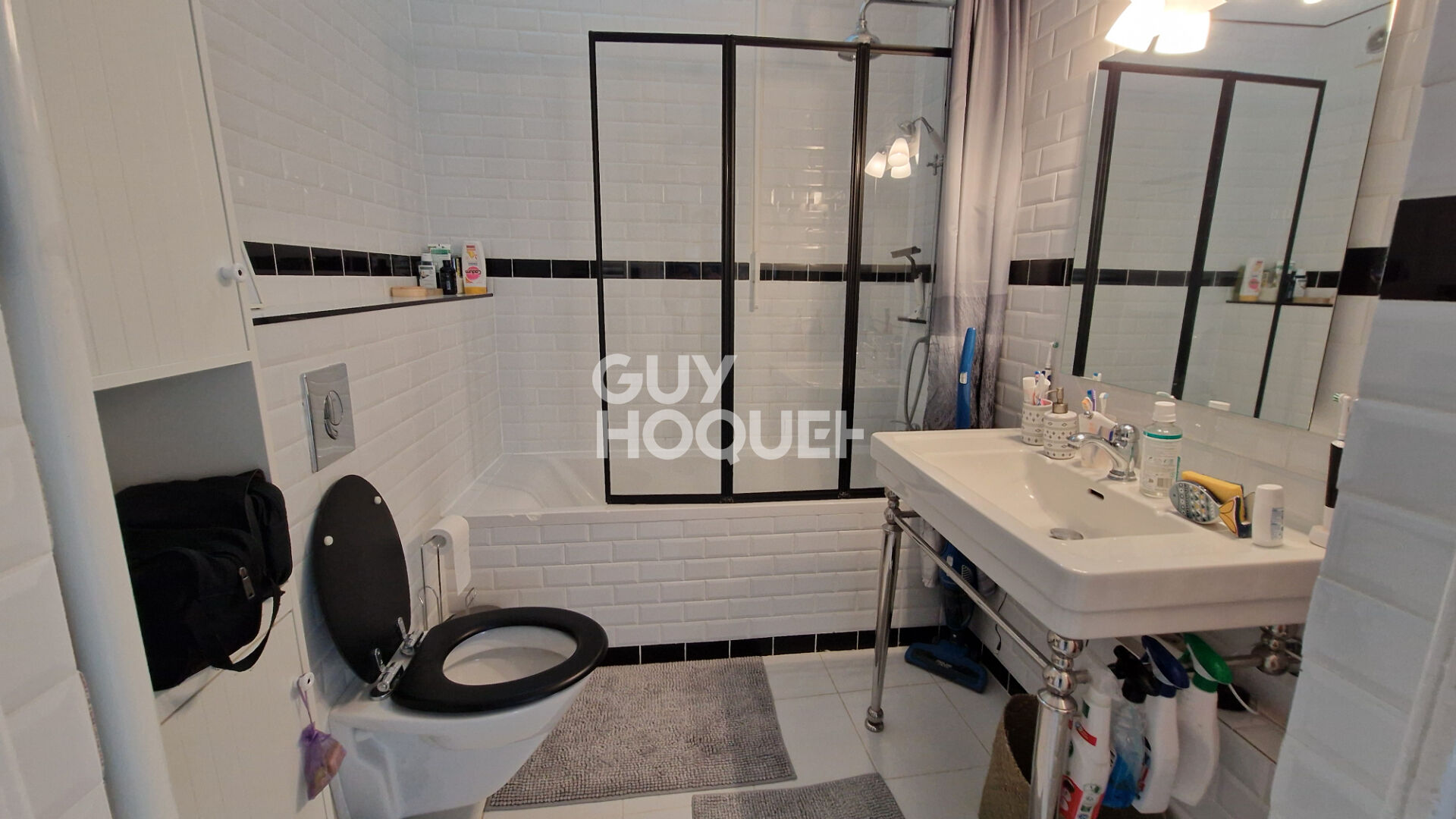 CHARTRES Hyper centre