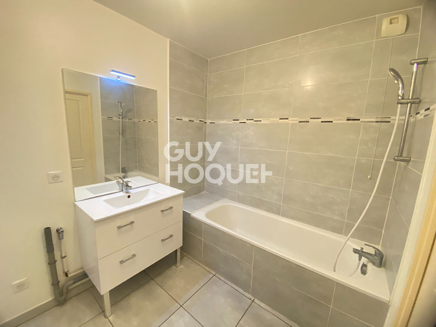 CHARTRES - T3 Place des Épars