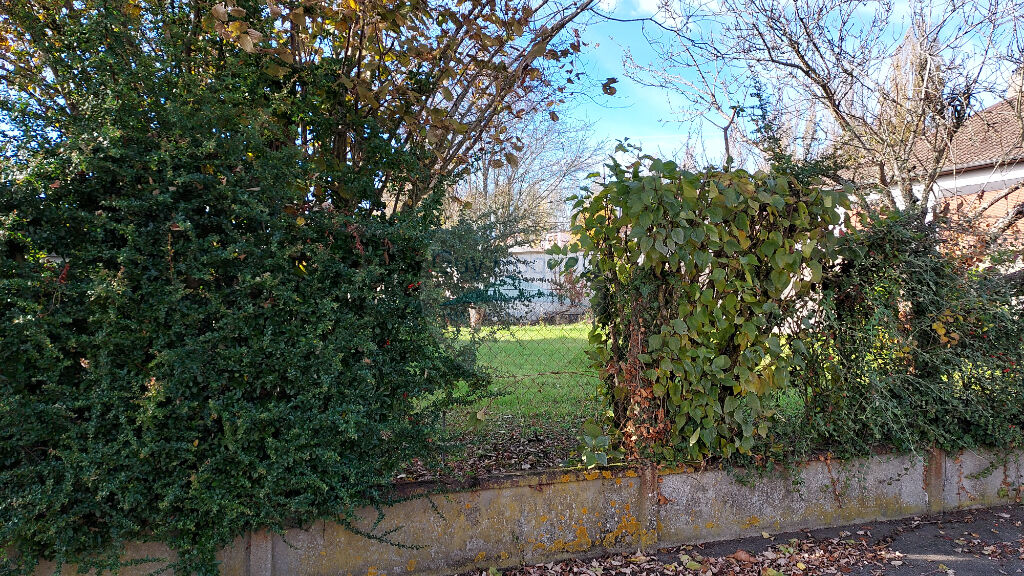 Terrain Luisant 243 m2
