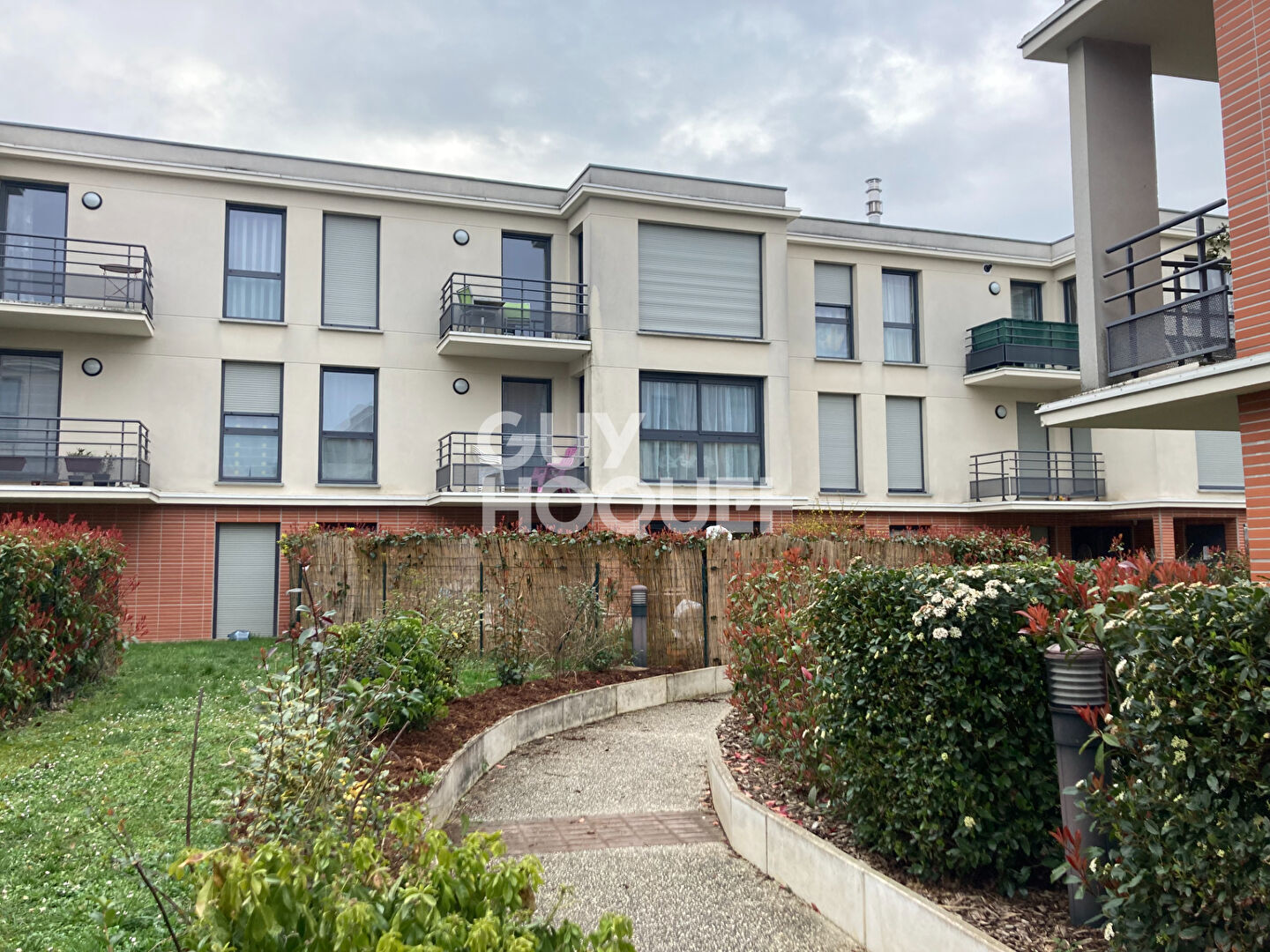 Chartres - studio proche gare avec balcon et parking