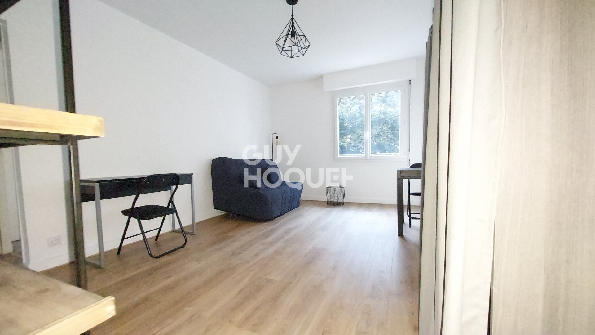 Studio meublé de 33.58m² proche gare avec parking