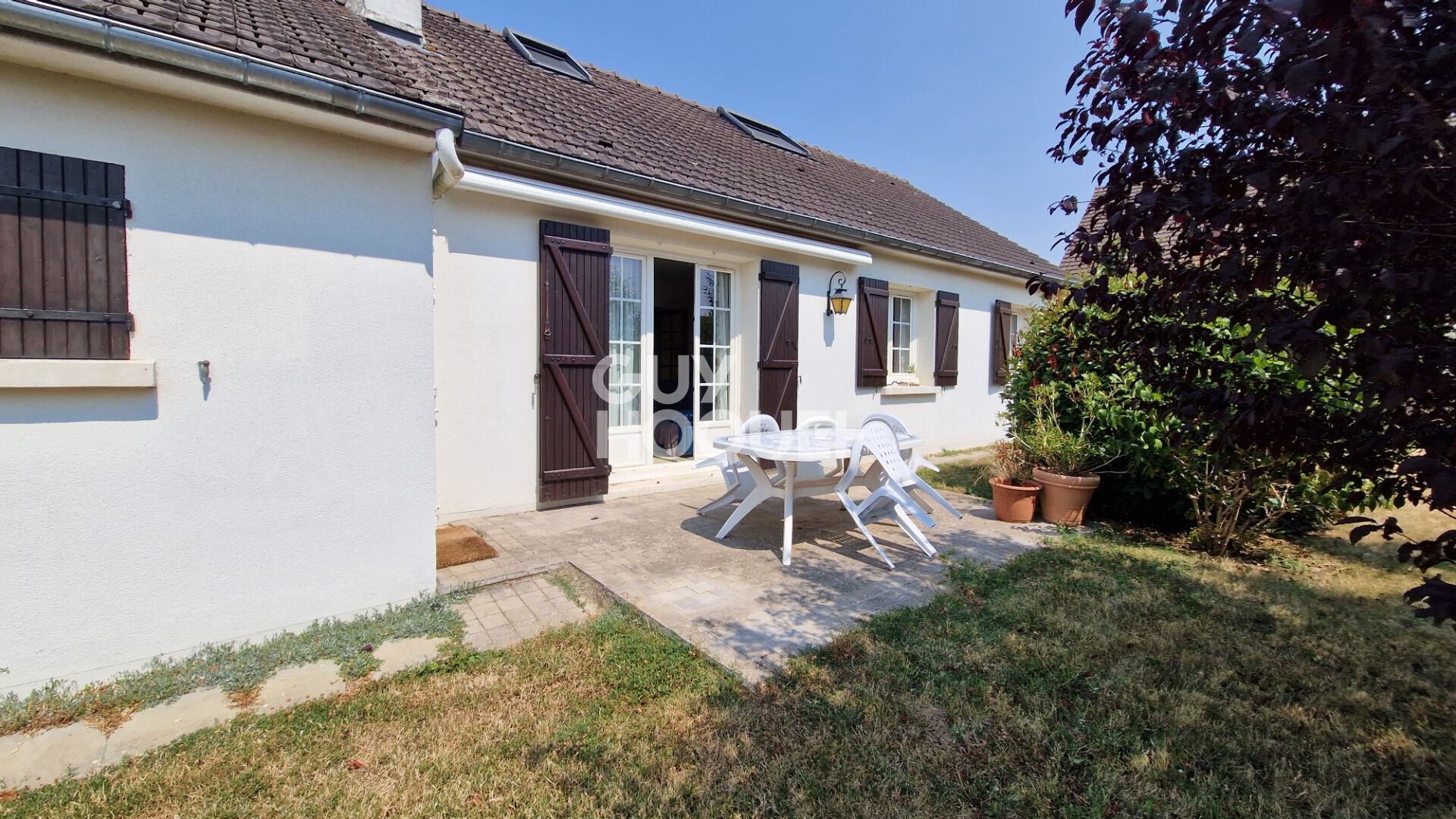 Maison Champhol Plain pied avec double garage.