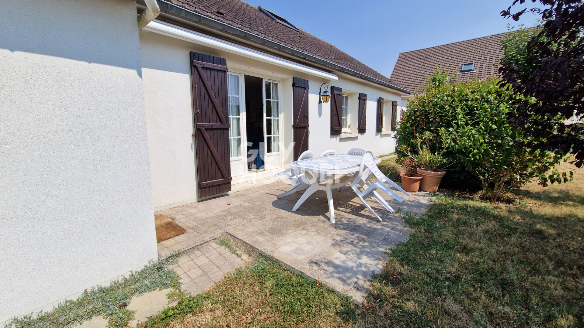 Maison Champhol Plain pied avec double garage.