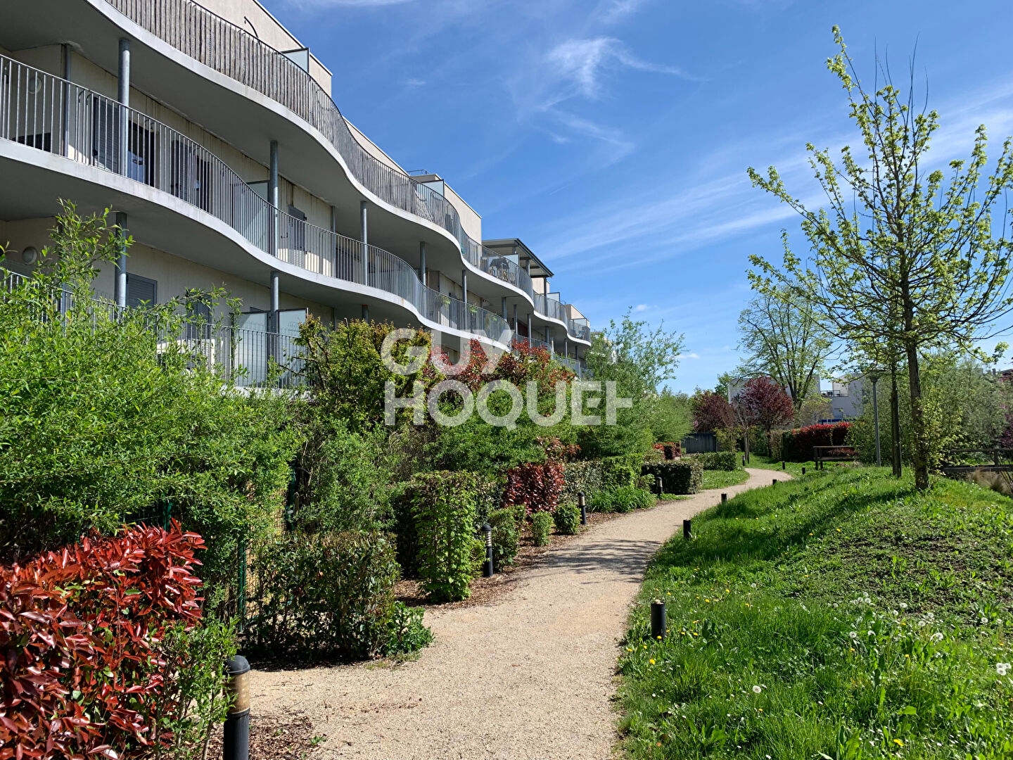 Appartement 3 pièce(s) de 79 m2 rez de chausée