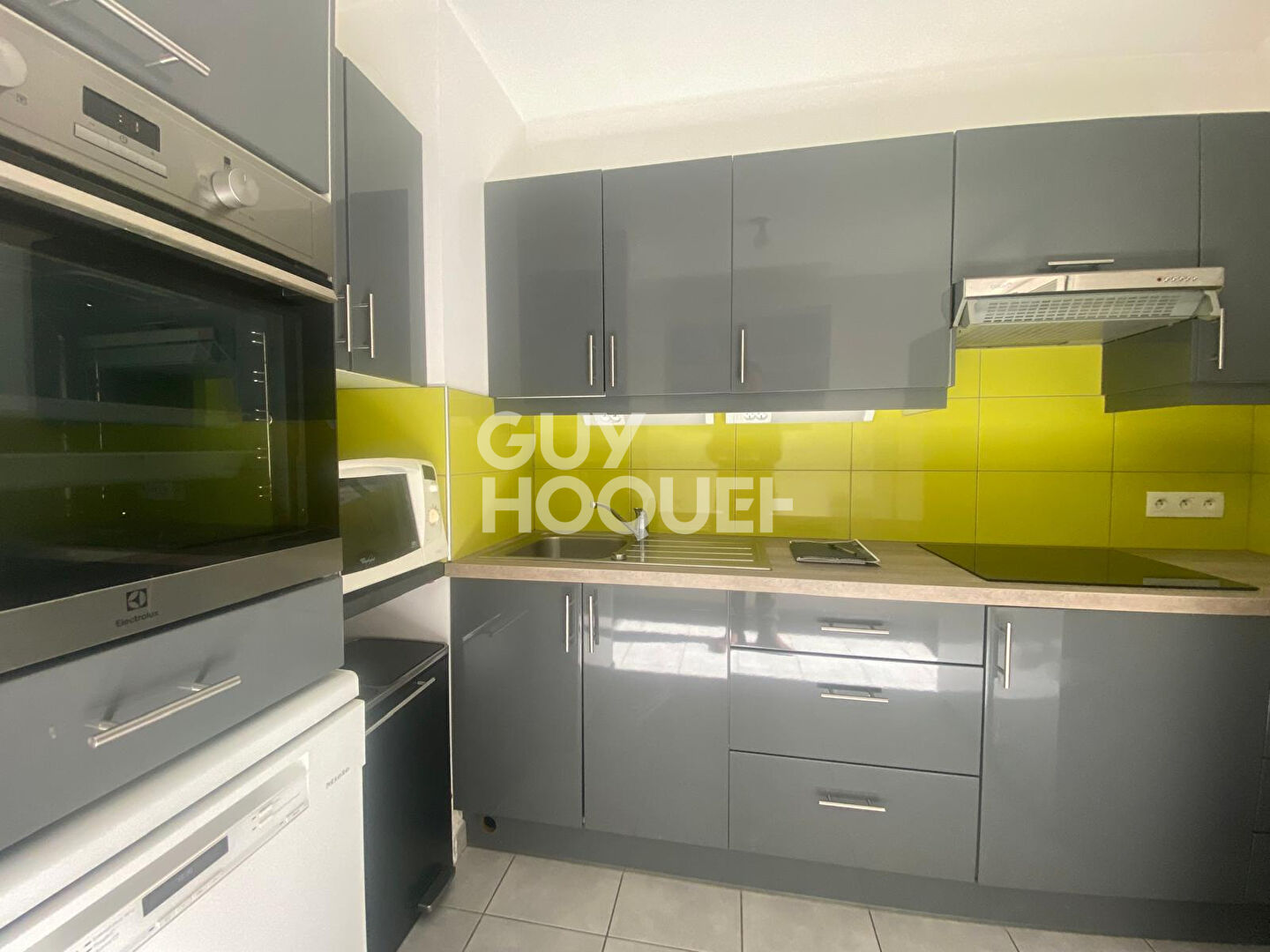 Grand T3 face à la gare !