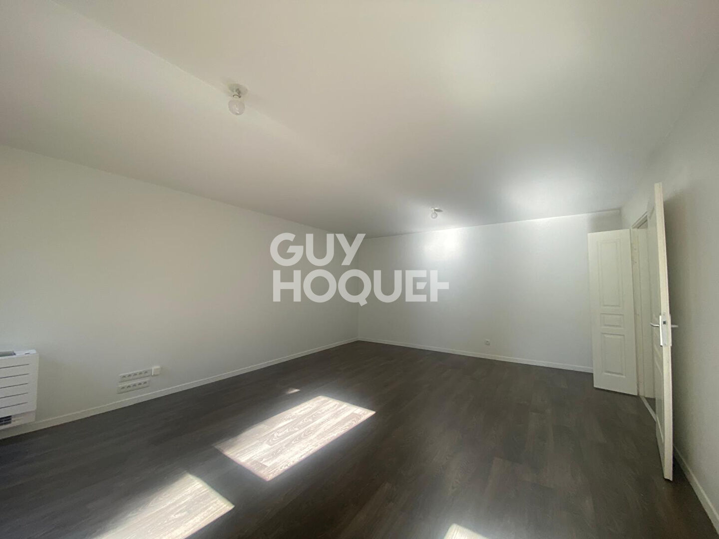 Grand T3 face à la gare !