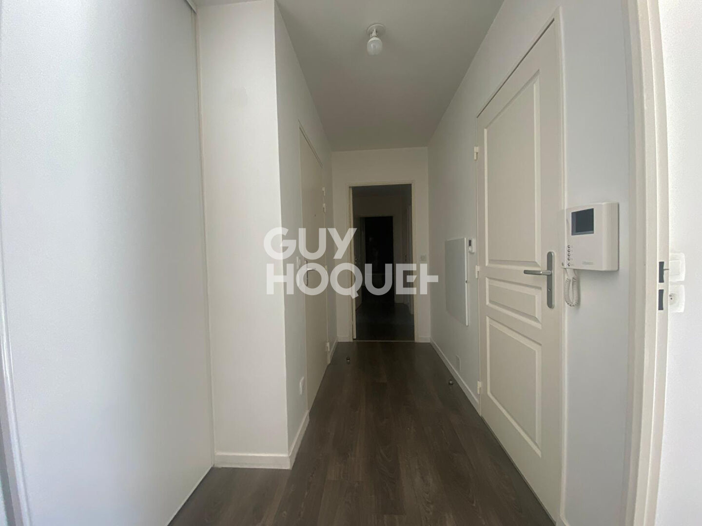 Grand T3 face à la gare !