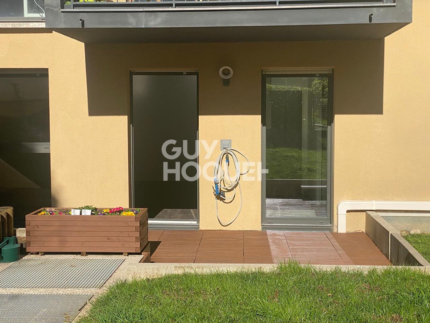 Grand T3 face à la gare !