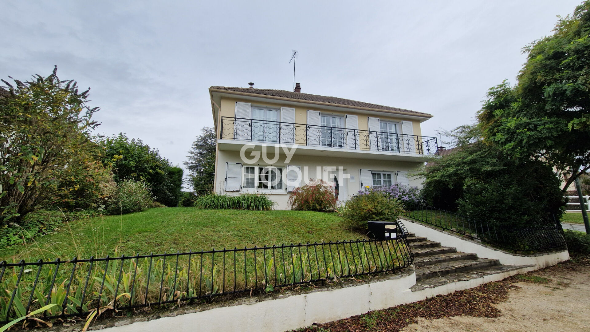 Nogent le Phaye, maison 4 ch avec dépendance. Terrain de 800 m²