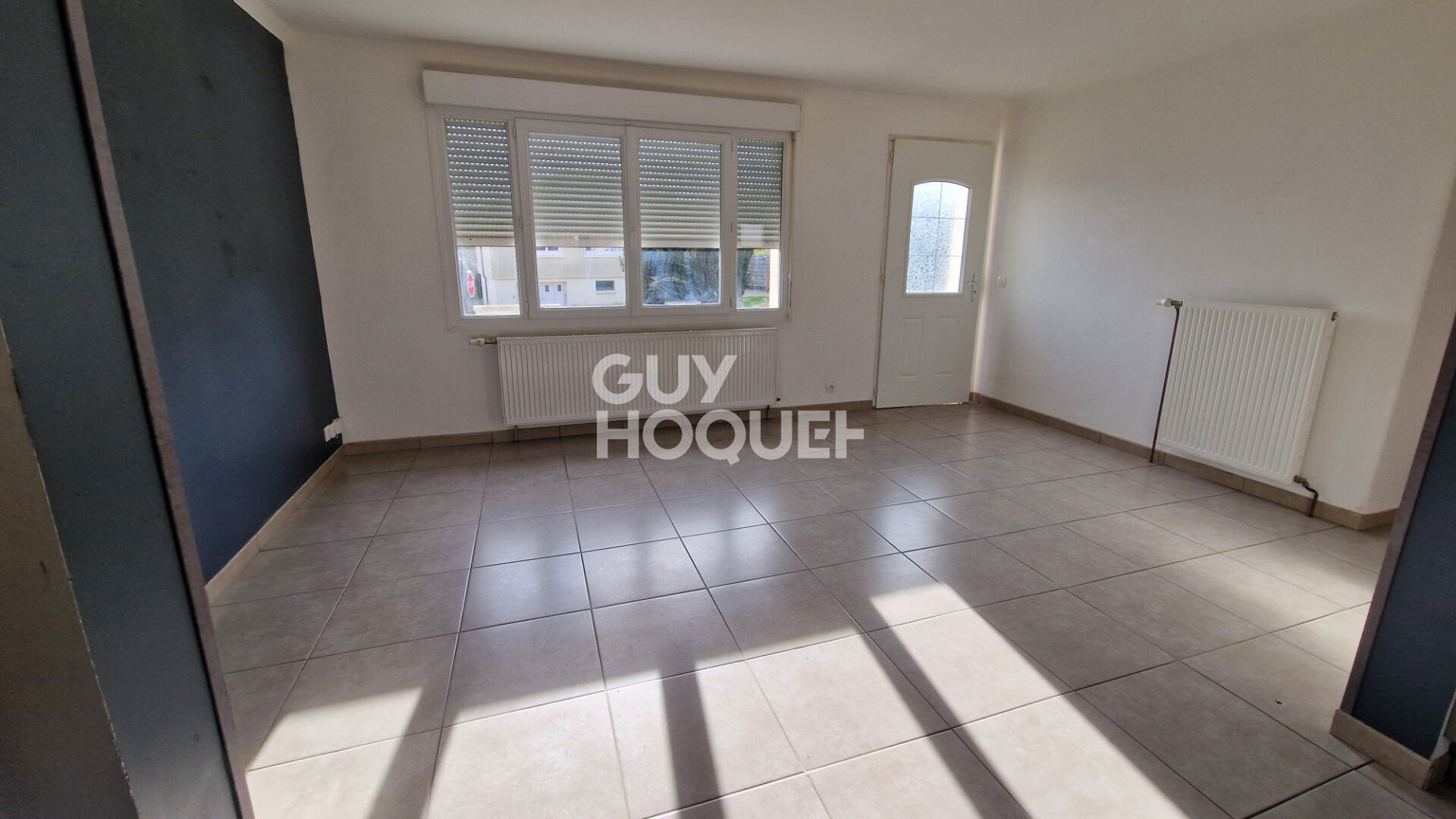 Maison de 4 pièces principales sur sous sol, en parfait état