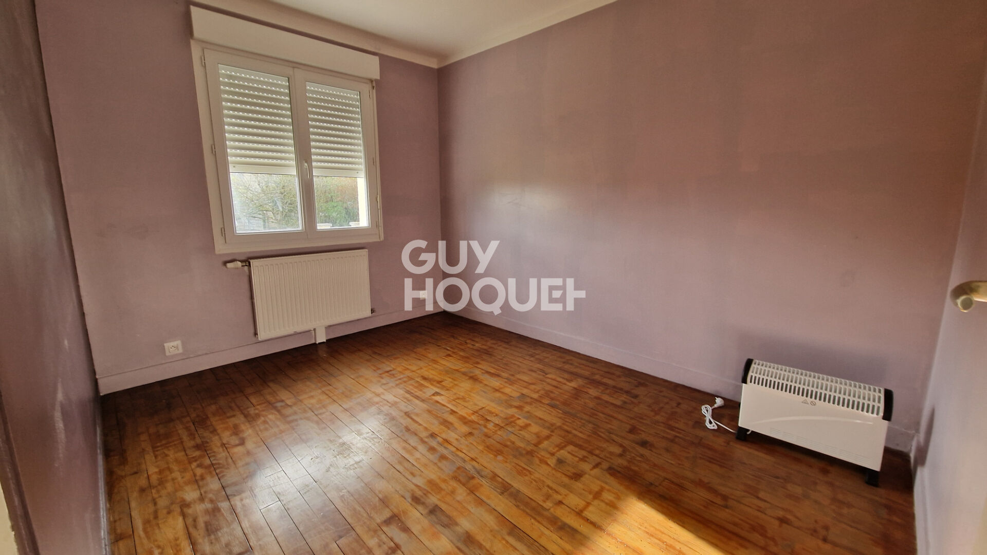 Maison de 4 pièces principales sur sous sol, en parfait état