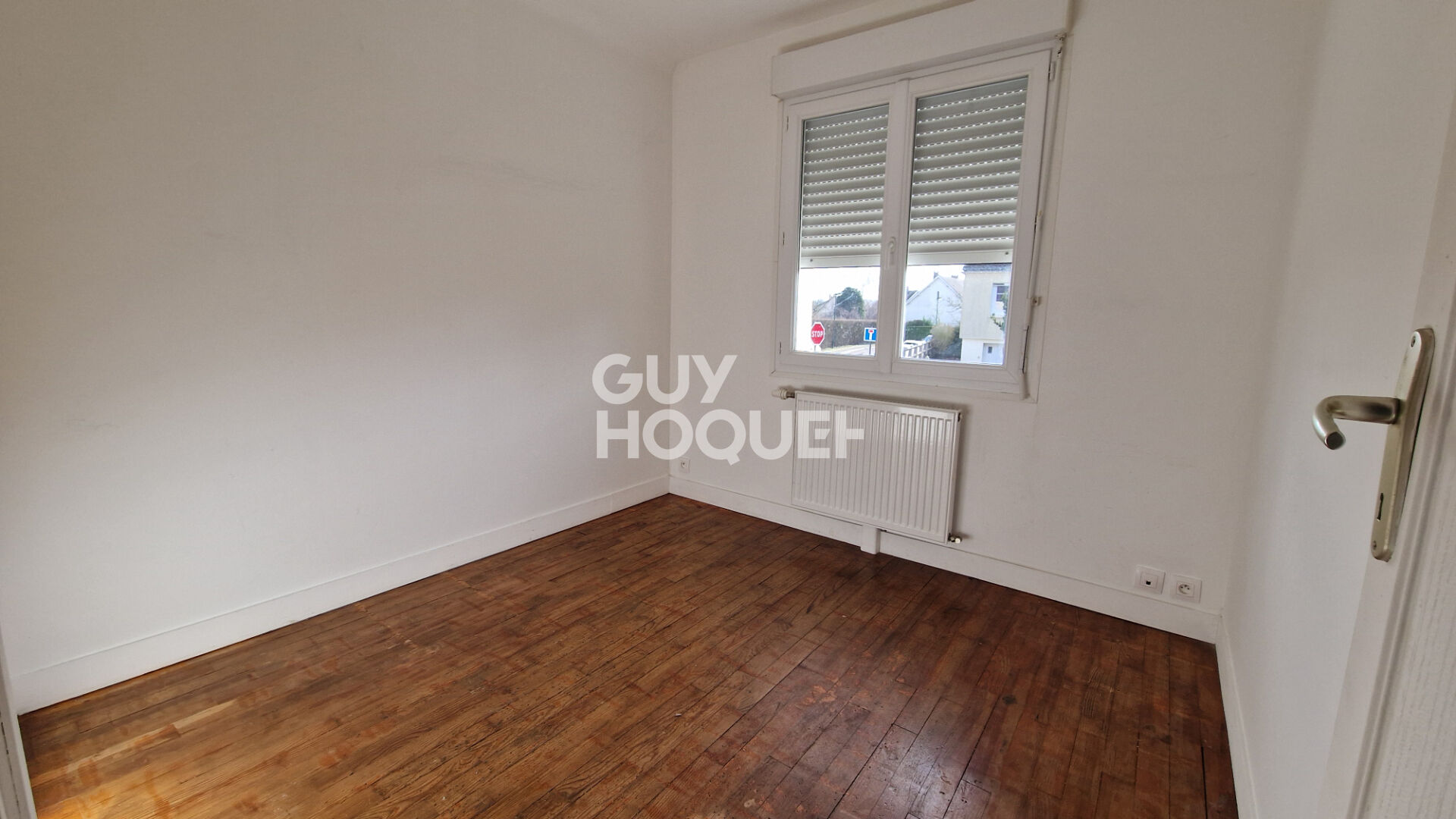 Maison de 4 pièces principales sur sous sol, en parfait état