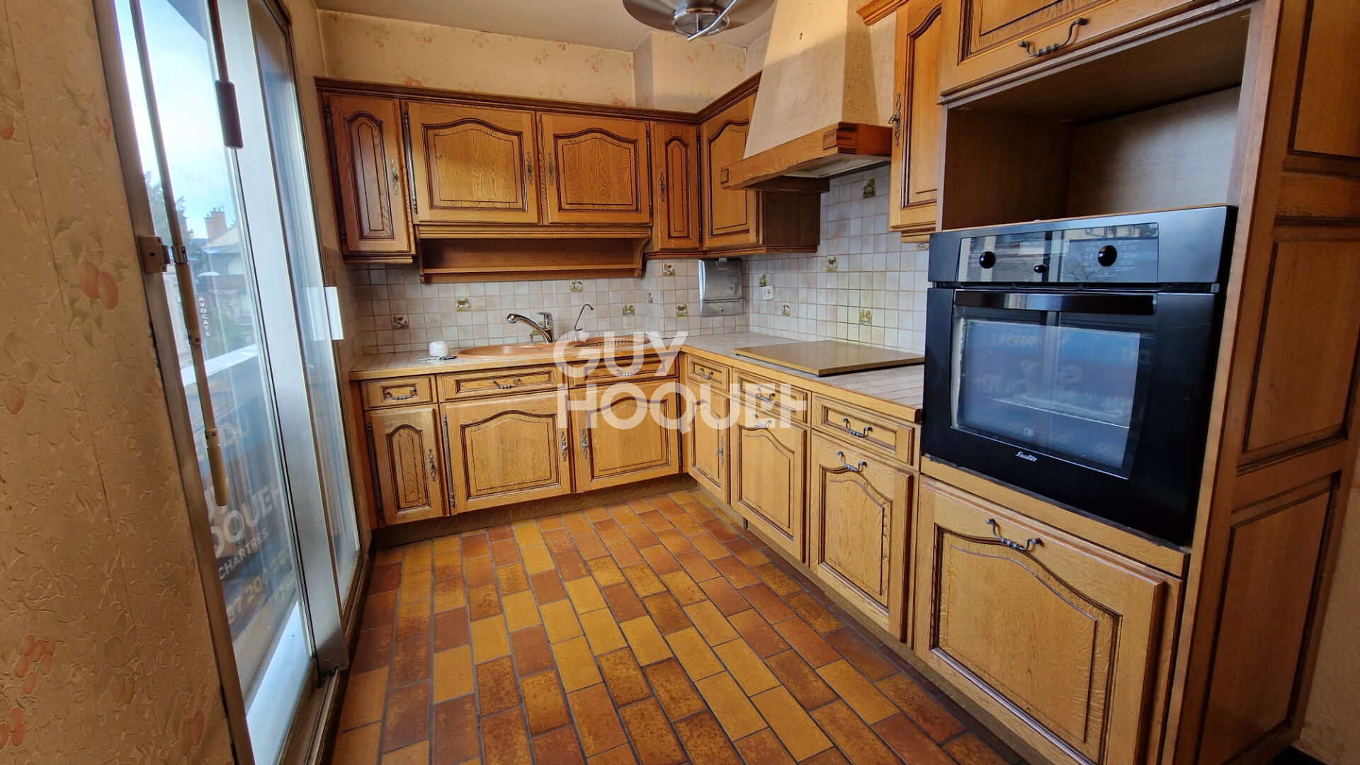 Chartres, Chanzy. Appartement Chartres 5 pièce(s) avec  garage