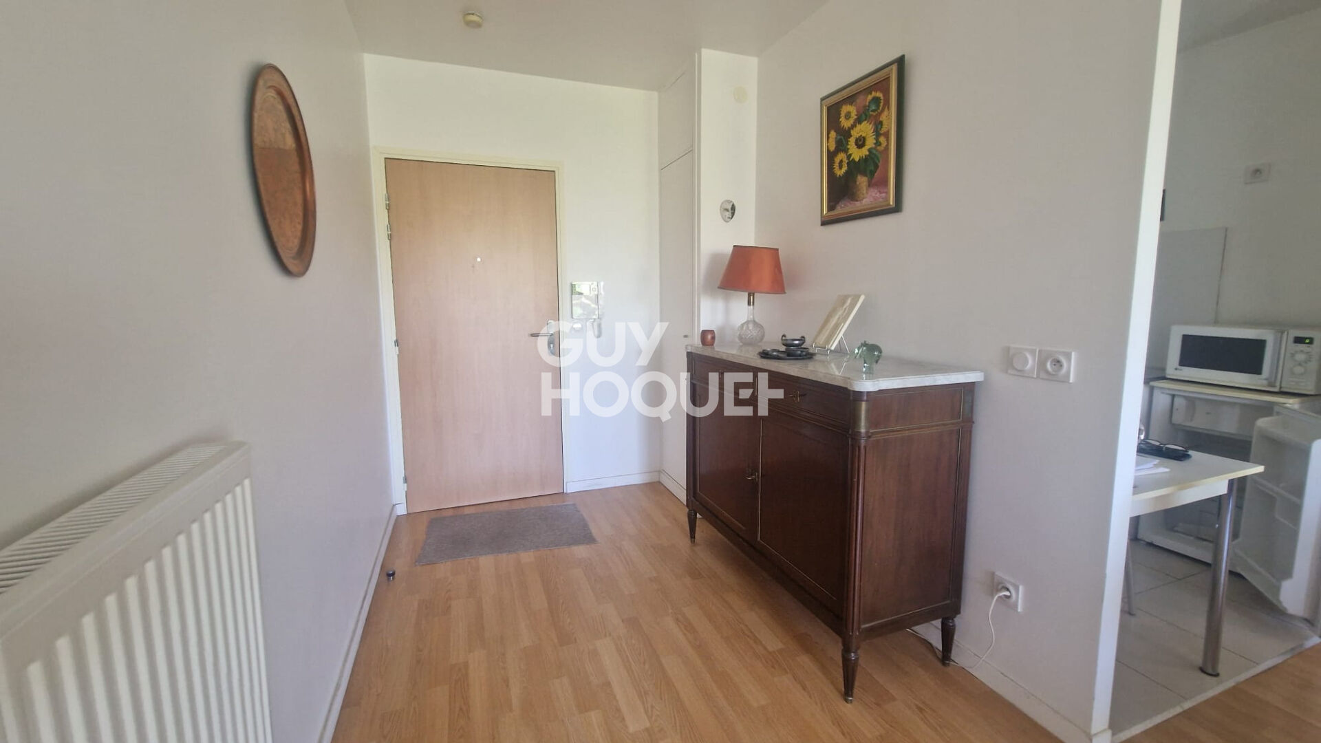 Appartement Chartres gare, grand F2 récent avec parking en sous sol