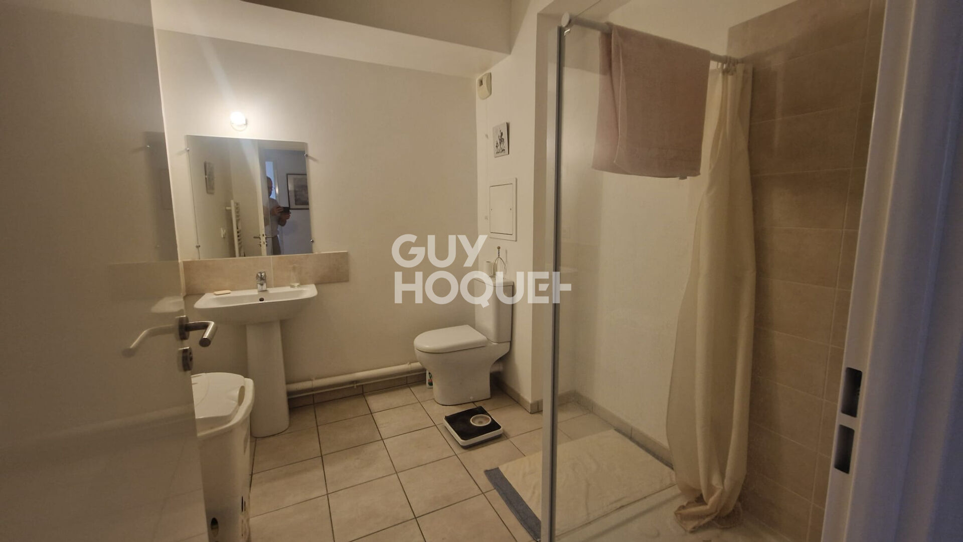 Appartement Chartres gare, grand F2 récent avec parking en sous sol